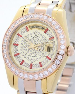 Replica Rolex Day-Date Yellow gold with Diamonds Dial 118346 Angle Detail
