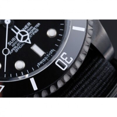 Replica Rolex Submariner Black Dial 622006 Profile Shot