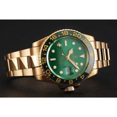 Superclone Rolex GMT-Master II Green Dial 116718LN Close-Up Focus