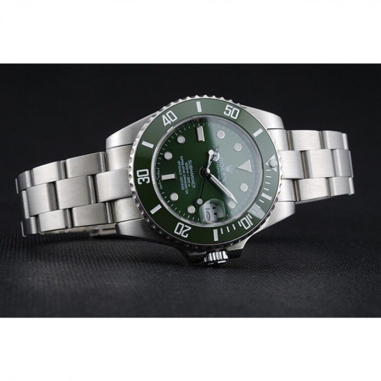 Replica Rolex Submariner Green Dial 1454151 Close-Up Focus