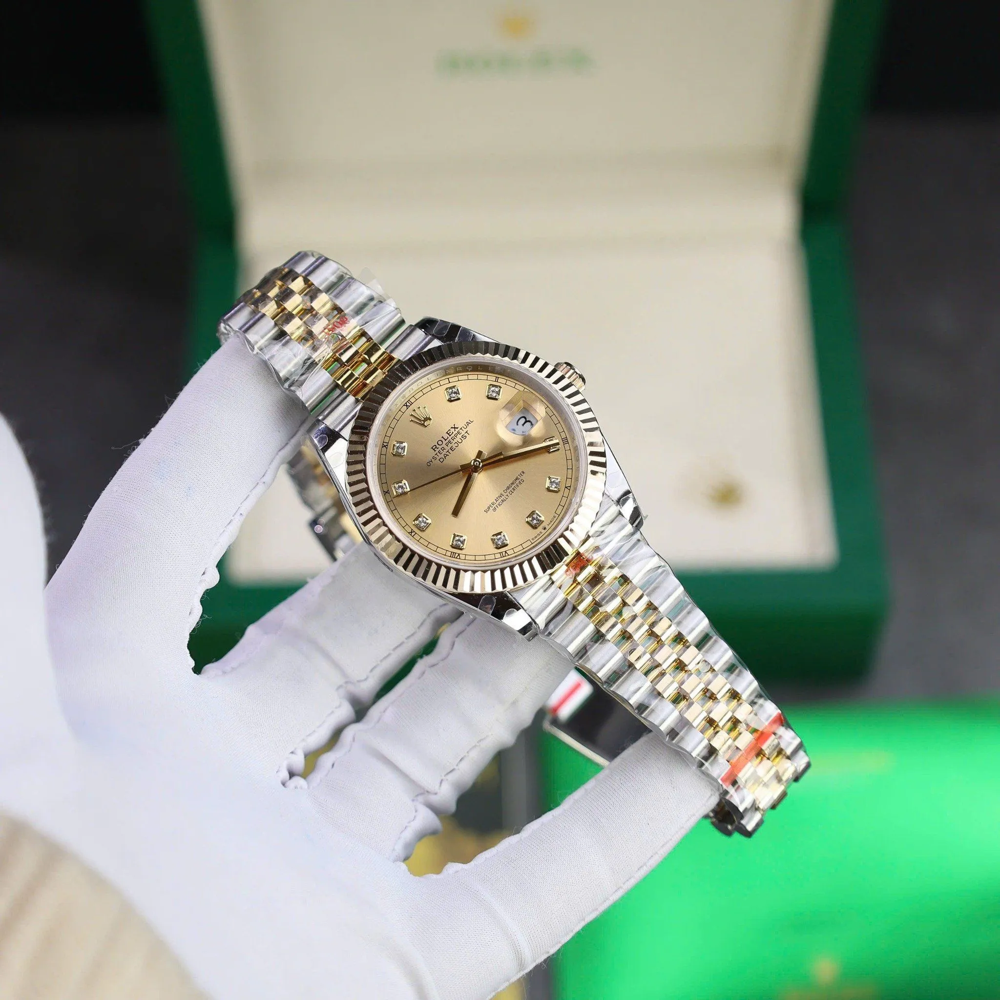 Replica Rolex Datejust Champagne Dial Fluted Bezel Jubilee Bracelet