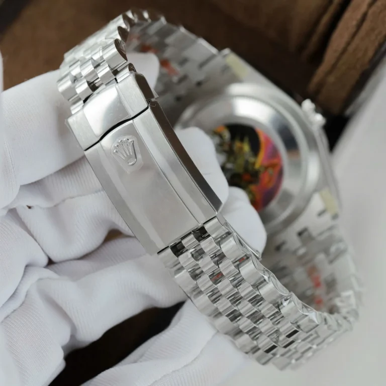 Replica Rolex Datejust Silver Dial Fluted Bezel Jubilee Bracelet