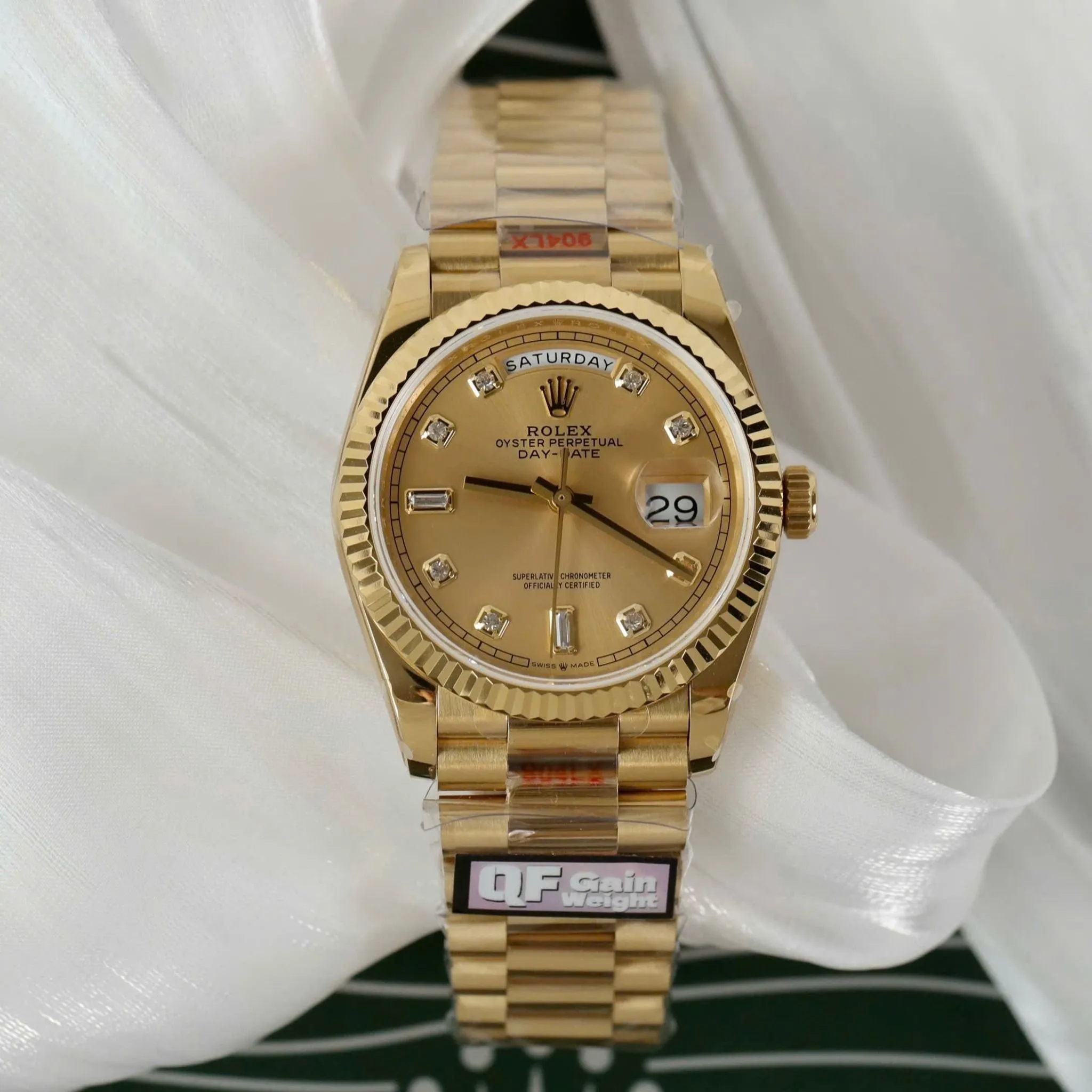 Replica Rolex Day-Date Champagne Dial fluted Bezel Presidential Bracelet