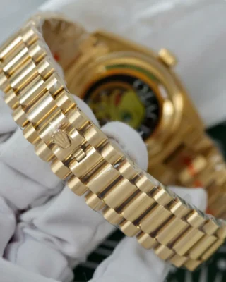Replica Rolex Day-Date Champagne Dial fluted Bezel Presidential Bracelet