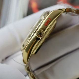 Replica Rolex Day-Date Champagne Dial fluted Bezel Presidential Bracelet