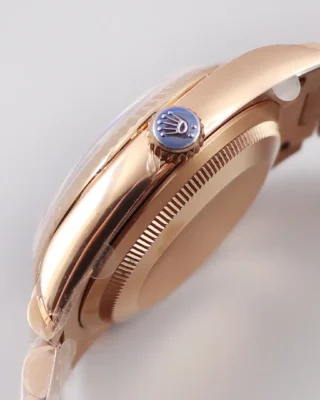 Replica Rolex Day-Date White Dial Fluted Bezel Presidential Dial