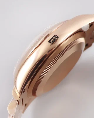 Replica Rolex Day-Date White Dial Fluted Bezel Presidential Dial