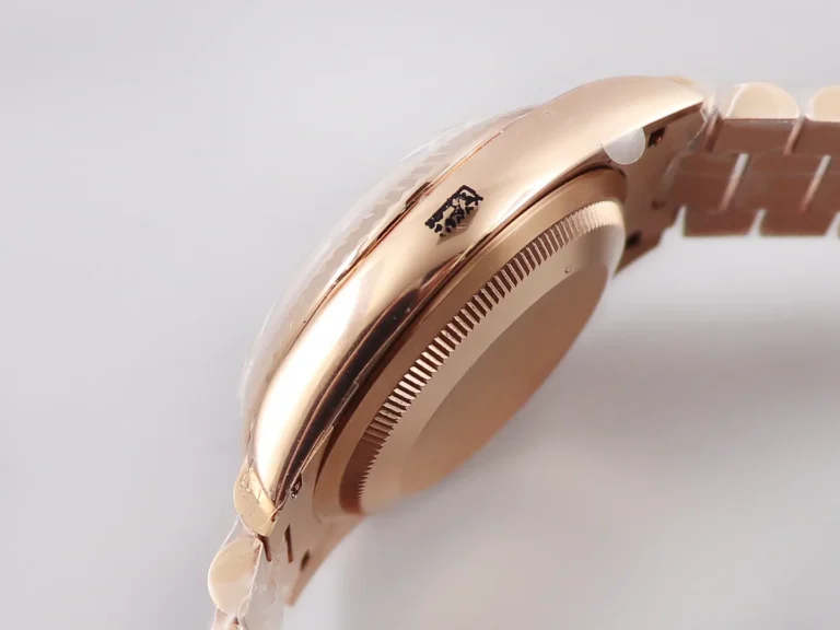 Replica Rolex Day-Date White Dial Fluted Bezel Presidential Dial