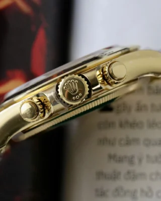 Replica Rolex Daytona Black Dial Gold Bezel Gold Case Oyster Bracelet