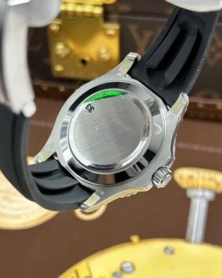 Replica Yacht Master Black Dial Black Bezel OysterFlex Strap