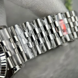 Replica Rolex Datejust White Dial Fluted Bezel Jubilee Bracelet