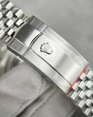 Replica Rolex Datejust White Dial Fluted Bezel Jubilee Bracelet