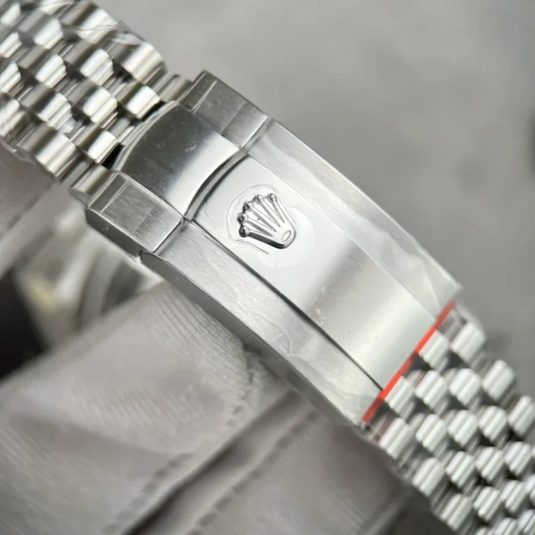 Replica Rolex Datejust White Dial Fluted Bezel Jubilee Bracelet