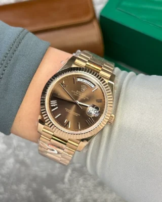 Replica Rolex Day-Date Chocolate Dial Fluted Bezel Rose Gold Presidential Bracelet