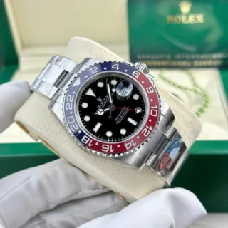 Replica Rolex GMT Master Pepsi Black Dial Blue and Red Bezel Oyster Bracelet