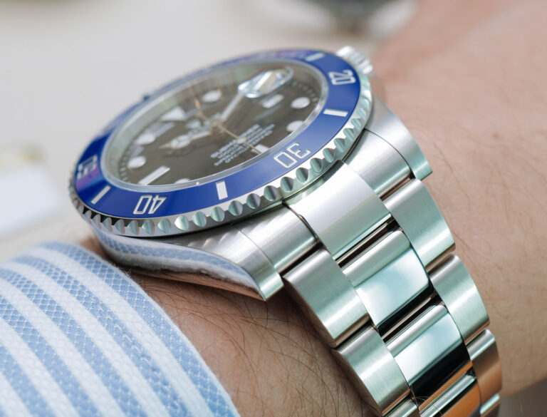 Superclone Rolex Submariner "Cookie Monster" Black Dial 126619LB Close-Up Focus