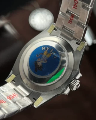 Replica Rolex Submariner Hulk Green Dial Green Bezel Back