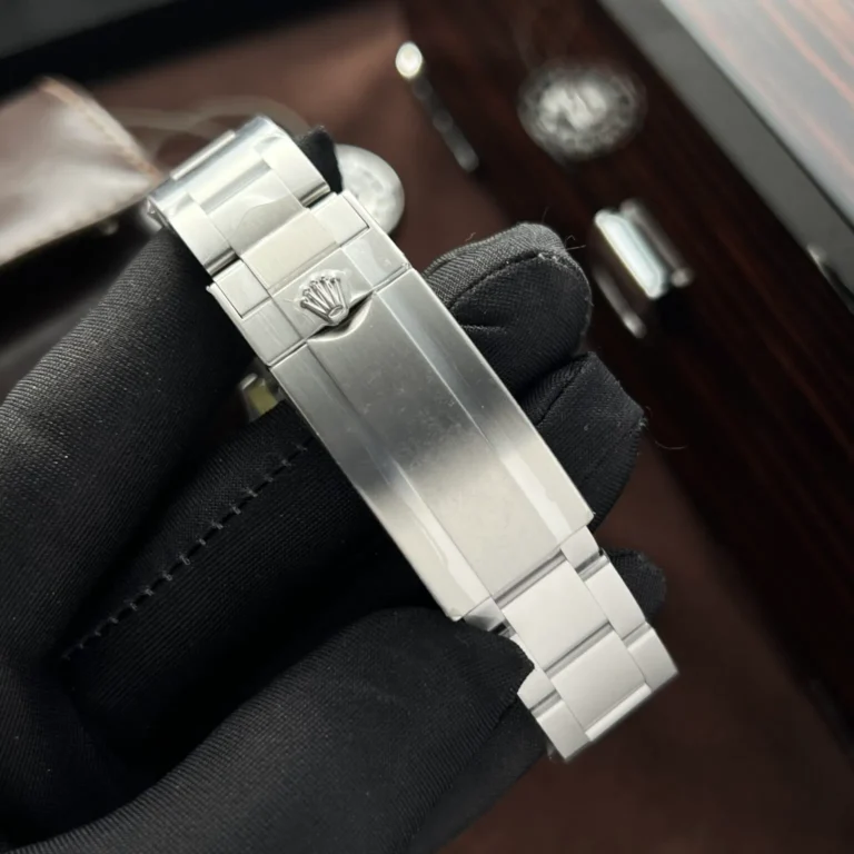 Replica Rolex Submariner Hulk Green Dial Green Bezel