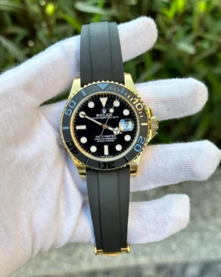 Replica Rolex Yacht-Master Black Dial Yellow Gold Oysterflex Bracelet