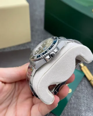 Replica Rolex GMT MAster II Black Dial Black Bezel Oyster Bracelet