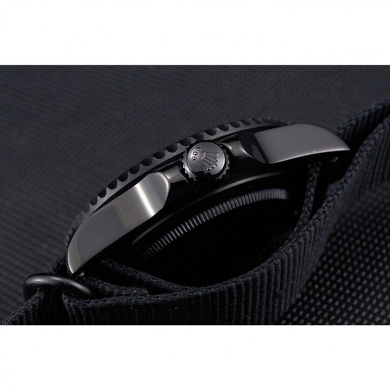 Replica Rolex Submariner Black Dial 622006 Feature Highlight