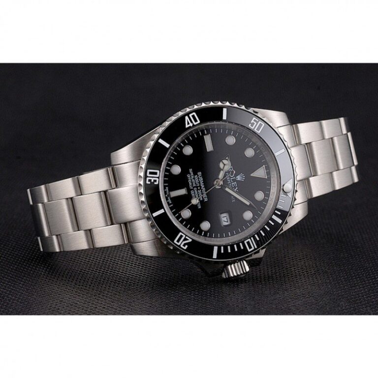 Superclone Rolex Submariner Black Dial PR16233P Close-Up Focus