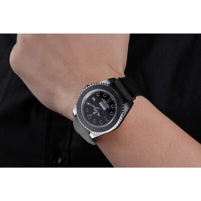 Replica Rolex Submariner Black Dial 621988 Visual Detail