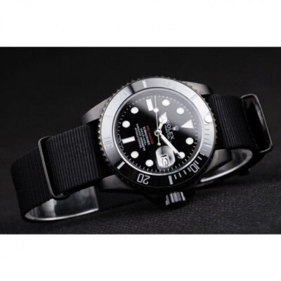 Superclone Rolex Submariner Black Dial REP016826 Close-Up Focus