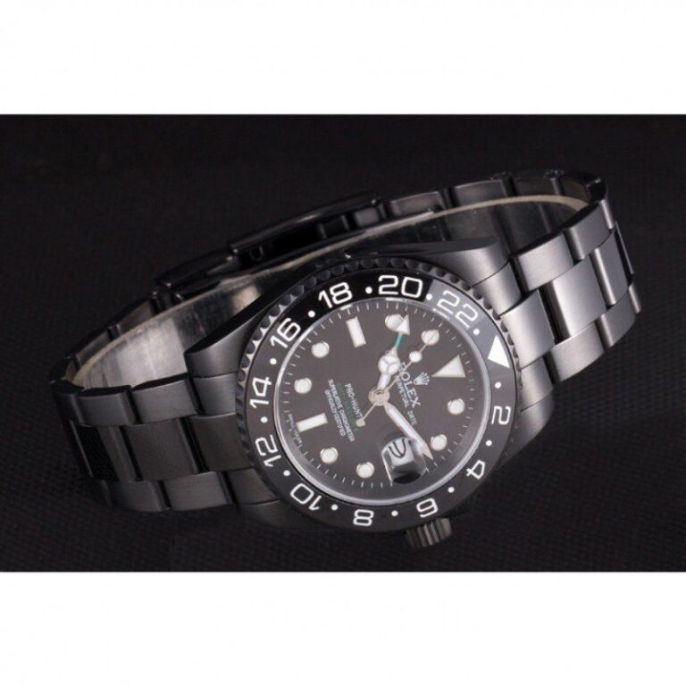 Replica Rolex GMT-Master II Black Dial REP016829 Close-Up Focus