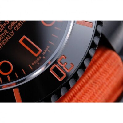 Replica Rolex Submariner Black Dial 622011 Feature Highlight