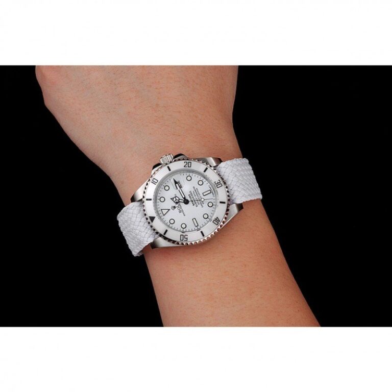 Replica Rolex Submariner White Dial 1453867 Style Perspective