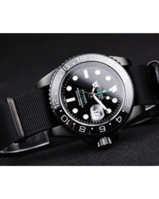 Superclone Rolex GMT-Master II Black Dial REP016827 Close-Up Focus