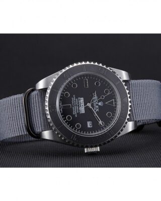 Replica Rolex Submariner Black Dial 98230 Close-Up Focus