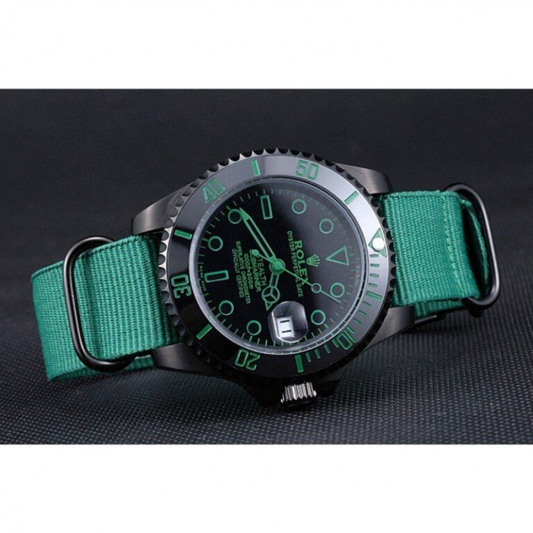 Replica Rolex Submariner Black Dial 622009 Close-Up Focus
