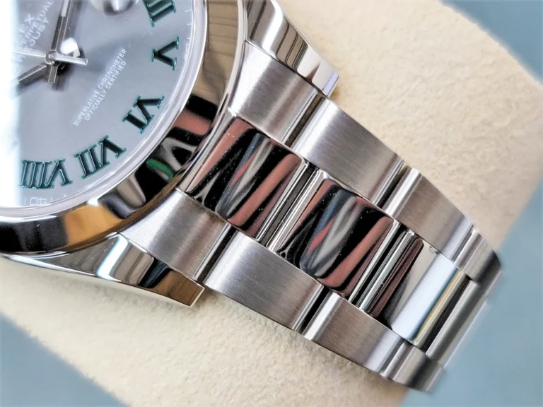 Superclone Rolex Datejust Rhodium Dial 126300 "Wimbledon" Oyster Angle Detail