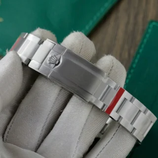 Replica Rolex Explorer Black Dial Oyster bracelet