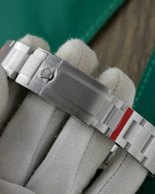 Replica Rolex Explorer Black Dial Oyster bracelet