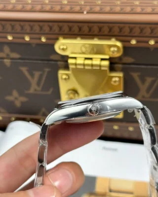 Replica Rolex Oyster Perpetual Green Dial Smooth Bezel Oyster Perpetual