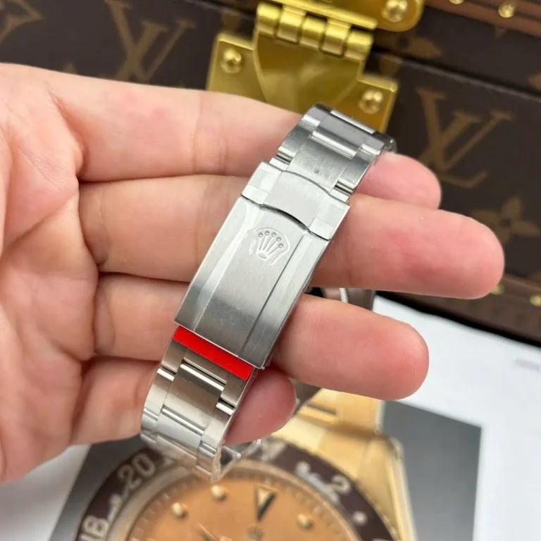 Replica Rolex Oyster Perpetual Silver Dial Smooth Bezel Oyster Bracelet