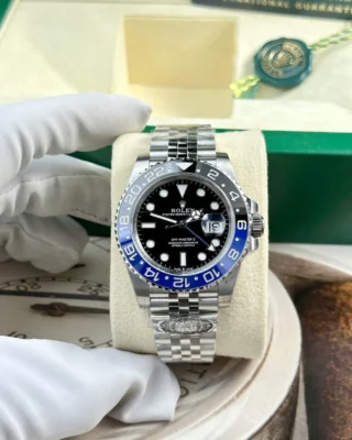 Replica Rolex GMT Master II Batgirl Black Dial Black Blue Bezel Jubilee Bracelet
