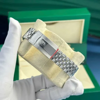 Replica Rolex Datejust Green Dial Fluted Bezel Jubilee Bracelet