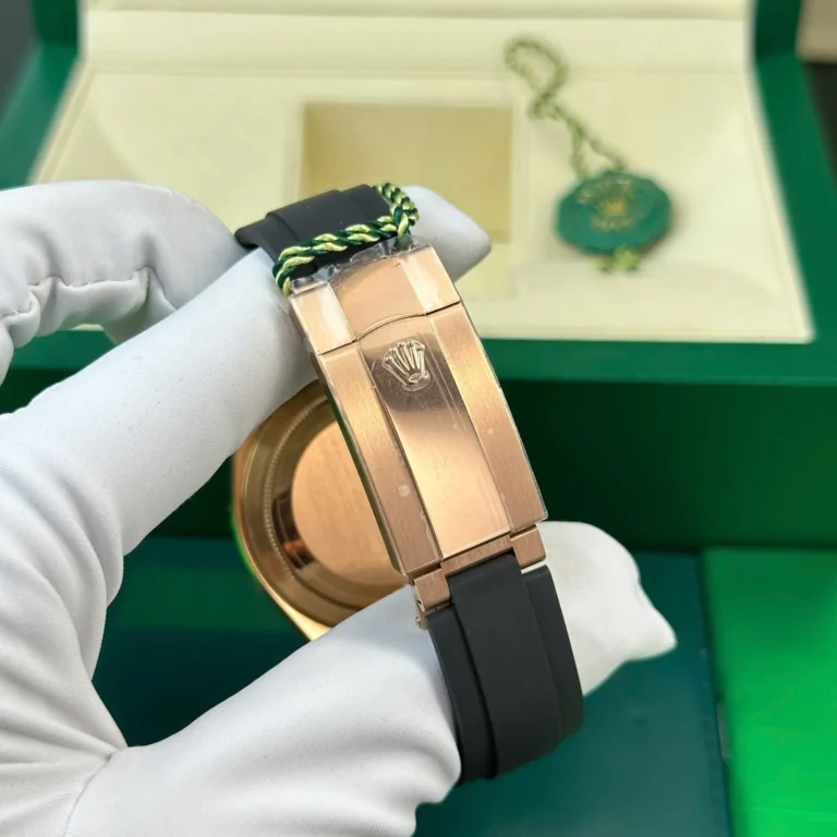 Replica Rolex Sky-Dweller Black Dial Rose Gold Case Oysterflex Bracelet