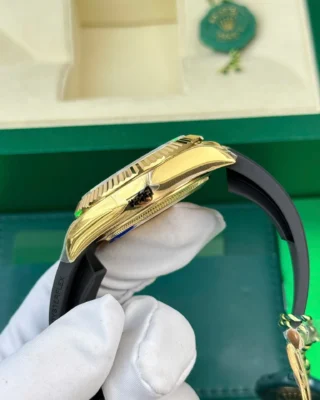 Replica Rolex Sky-Dweller Gold Dial Gold Case Oysterflex Bracelet