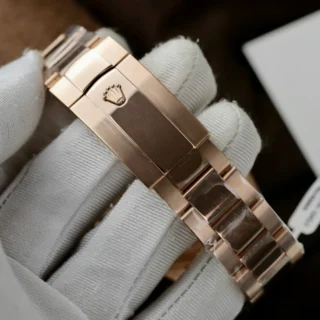 Replica Rolex Sky-Dweller Rose Gold Chocolate Dial Oyster Bracelet