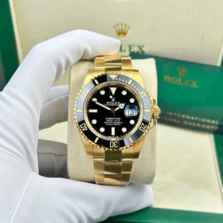 Replica Rolex Submariner Black Dial Gold Oyster Bracelet