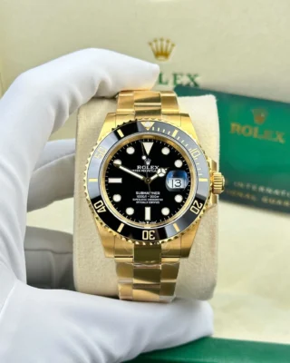 Replica Rolex Submariner Black Dial Gold Oyster Bracelet