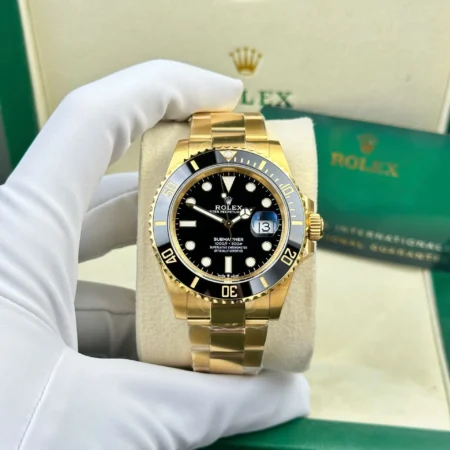 Replica Rolex Submariner Black Dial Gold Oyster Bracelet