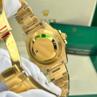 Replica Rolex Submariner Black Dial Gold Oyster Bracelet