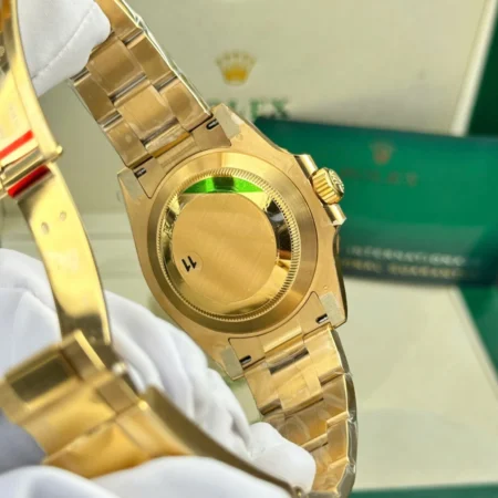 Replica Rolex Submariner Black Dial Gold Oyster Bracelet