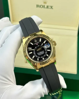 Replica Rolex Sky Dweller Black Dial Fluted Bezel Oysterflex Bracelet